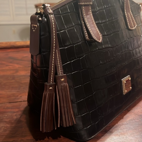 DOONEY & BOURKE Croc Embossed Leather Crossbody Bag - Picture 8 of 17